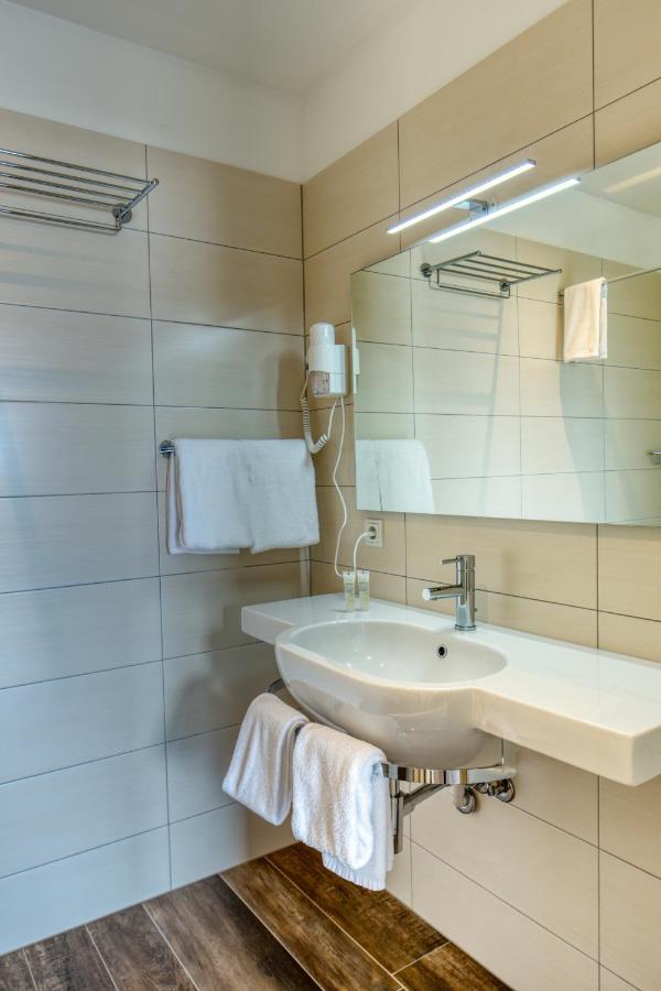 Hotel 1001 Nott Еґільсстадір Екстер'єр фото